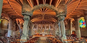 cripta güell interior
